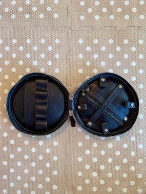 This Is Ground Black Leather Travel Jewelry Organizer Round Zip Case Luxury
